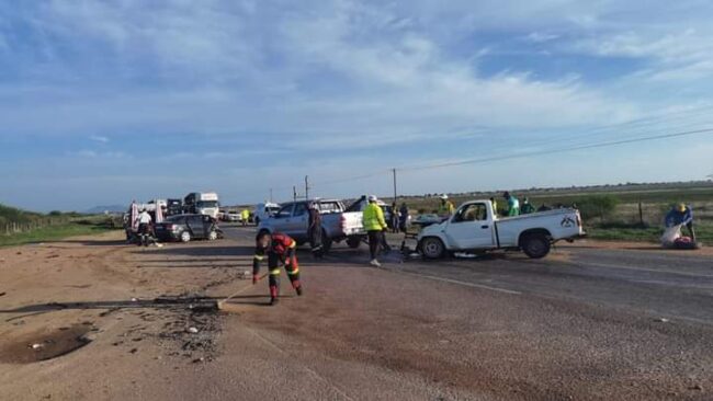 Toyota bakkie and vw polo crash r521 limpopo