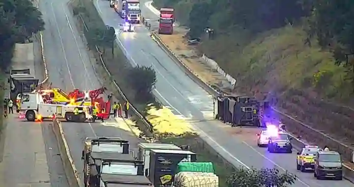 Watch: Two truck accidents leads to N3 closure in Pietermaritzburg